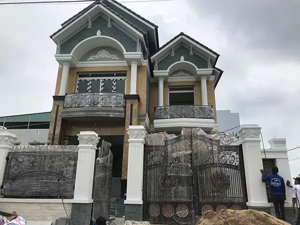 Khám Phá 40 Mẫu Cổng Sắt Mỹ Thuật Đẹp Lạ Và Cuốn Hút Bất Ngờ - Hình 21