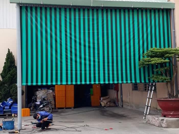 cách lắp bạt che nắng mưa tự cuốn