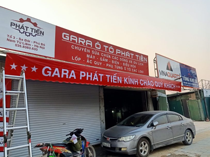 Tận dụng mái che làm biển quảng cáo